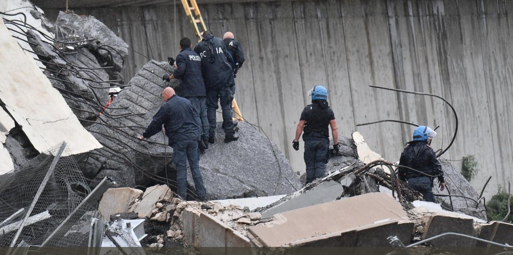 Police investigating the Ponte Morandi bridge collapse