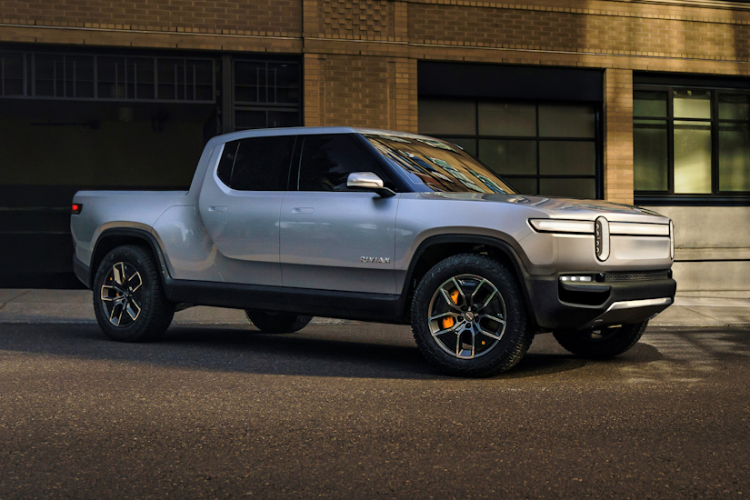 Rivian R1T™ All-Electric Truck side view