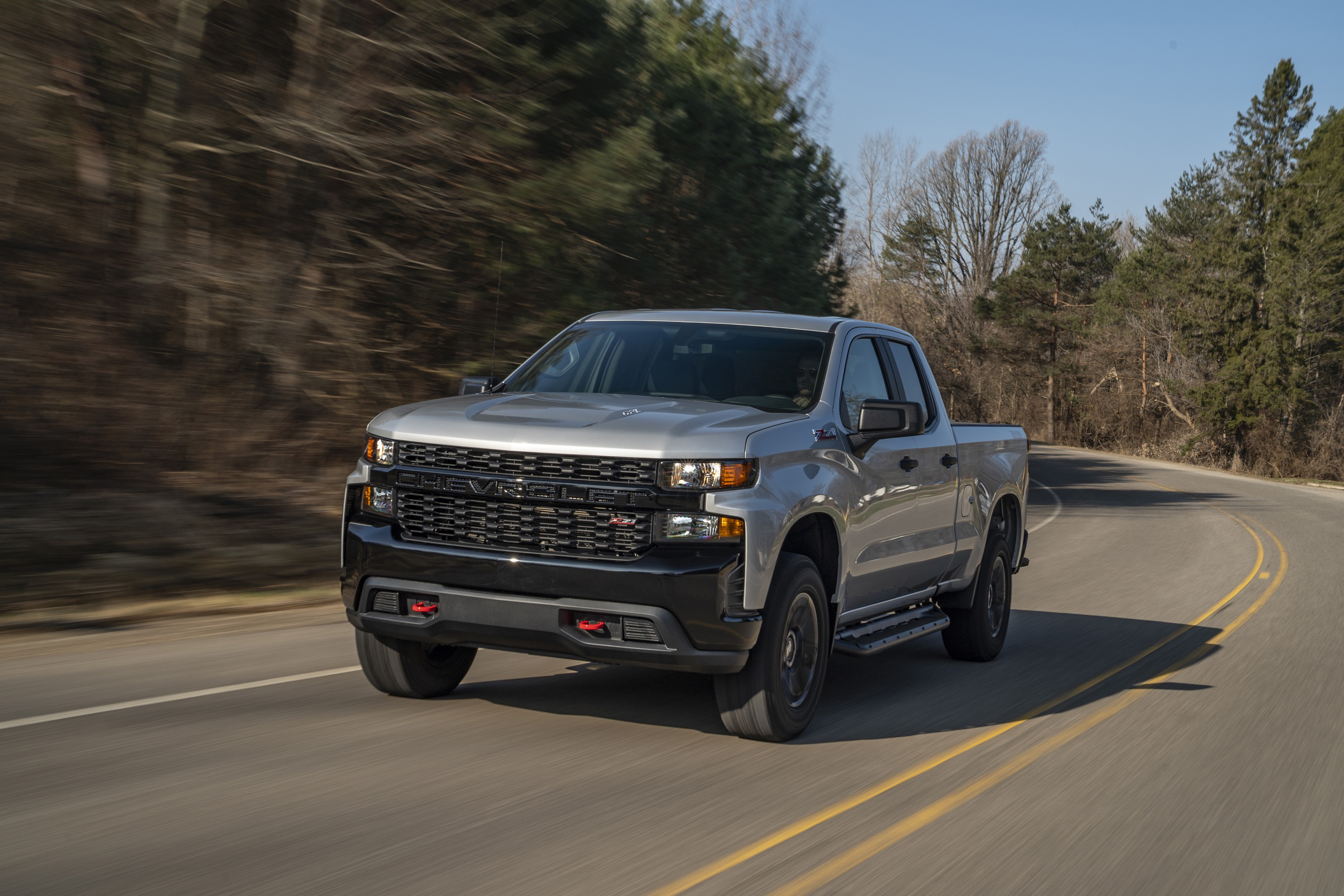 2020 Chevy Silverado 1500 cranks up the power & gets best-in-class