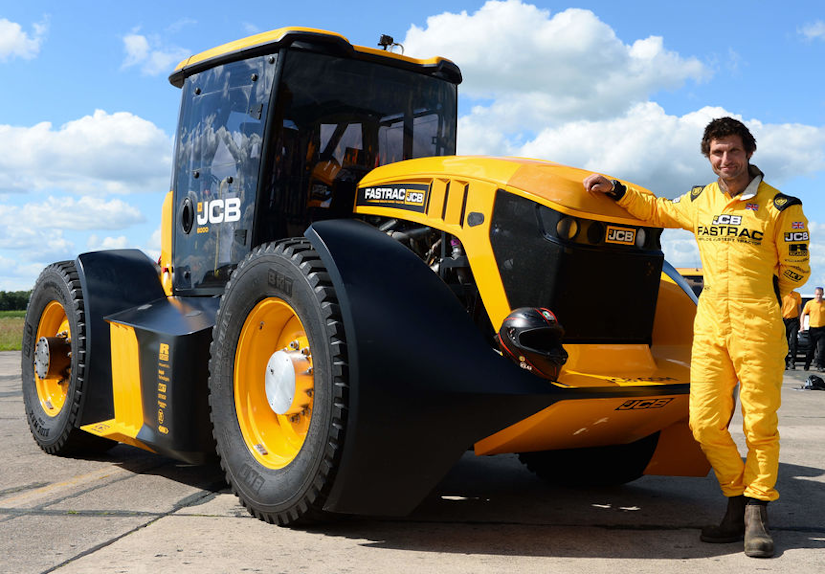 JCB Fastrac tractor with driver