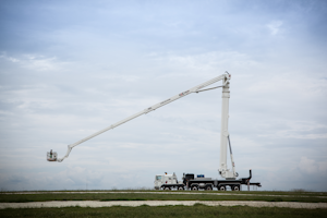 Bronto Skylift 230 XDT with outriggers deployed