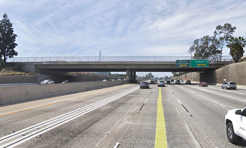Los Aliso Boulevard overpass over San Diego Freeway