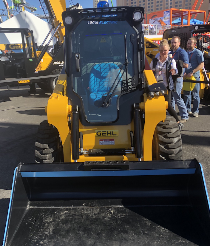 front view of the gehl 165e electric skid steer