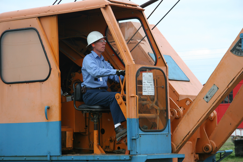 Jim Carter operating his 1968 Koehring 305 crawler crane